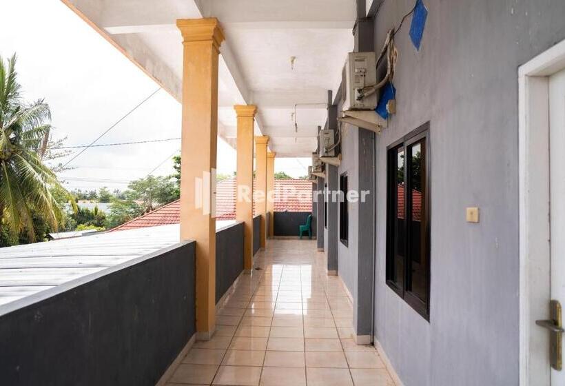 בית מלון כפרי Wisma Citra Metro Mitra Reddoorz