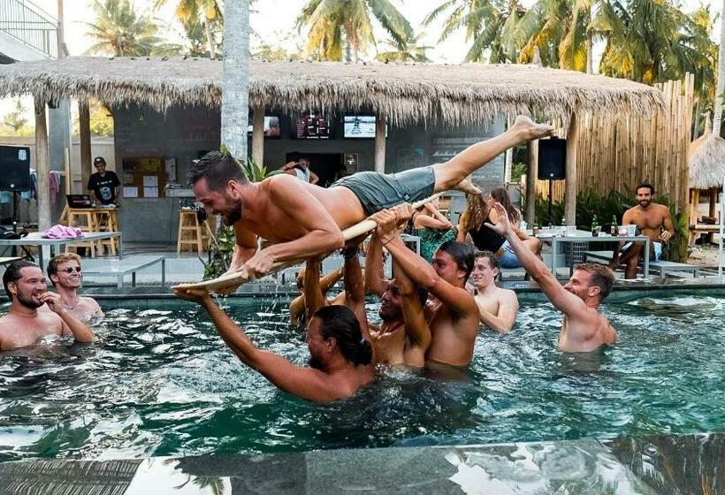 هاستل Lotide Surf Camps Lombok