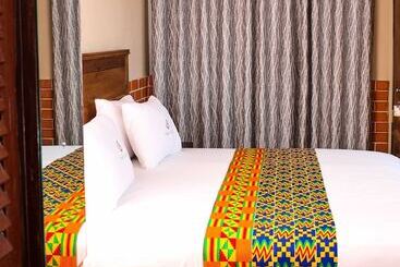 هتل Agblor Lodge