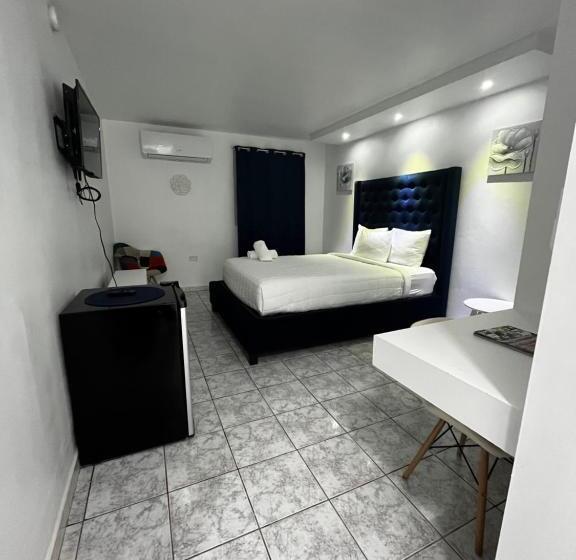 هتل Douglas Highway Inn