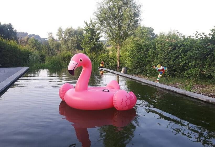هتل Ecochique