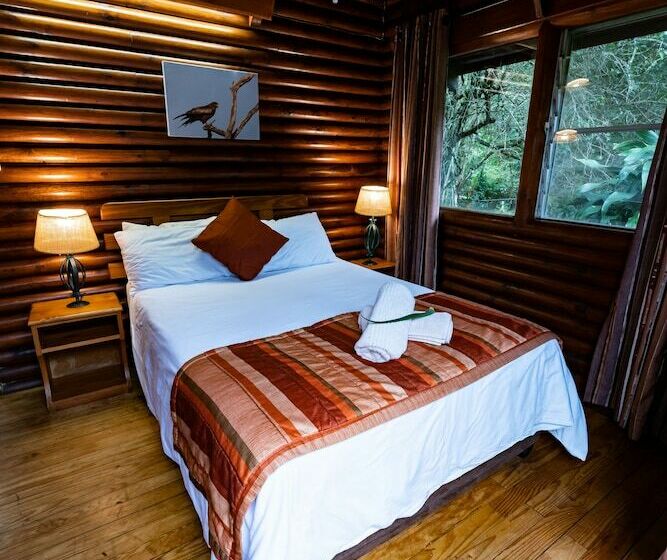 Отель Mtunzini Forest Lodge Self Catering Resort