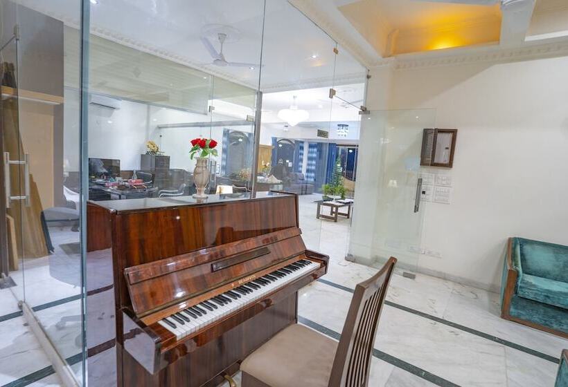 호텔 Narmade River View Resort