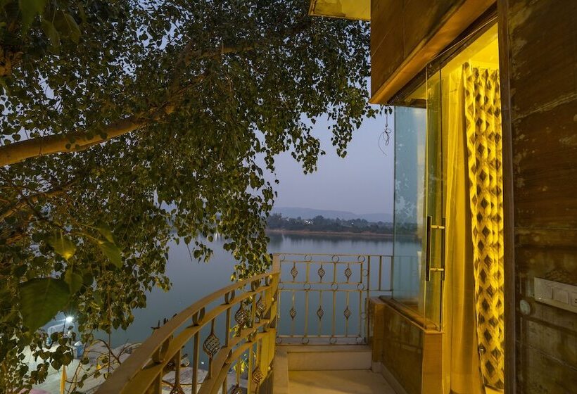 호텔 Narmade River View Resort