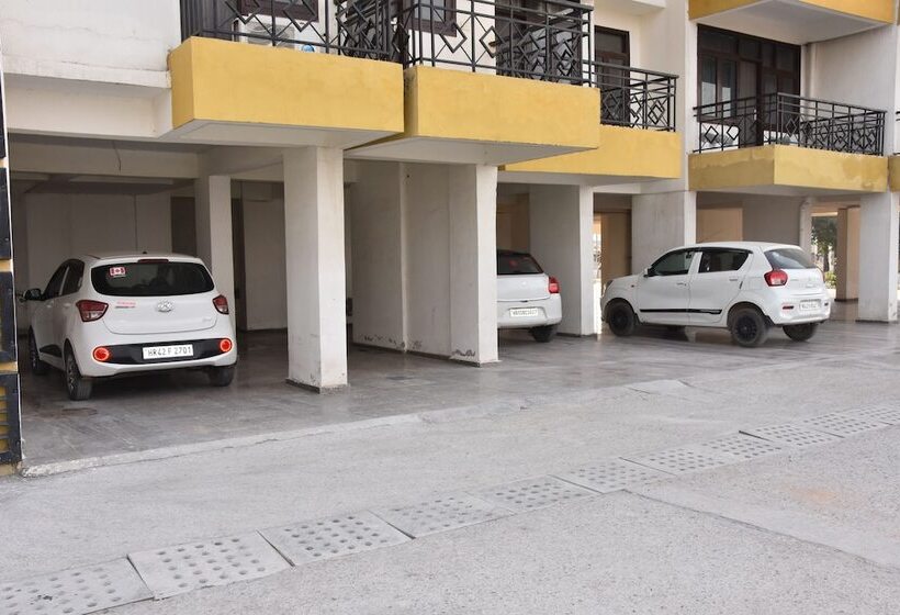Отель Presidia Heights Apartment