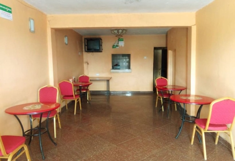 בית מלון כפרי Rene Bistro