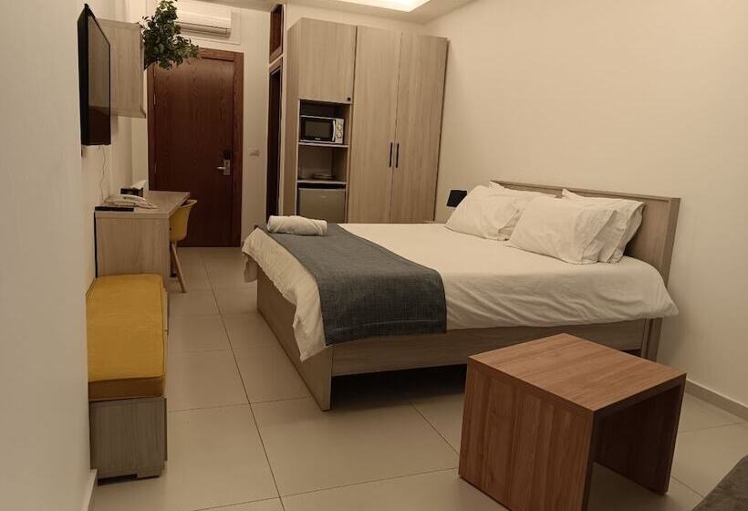 هتل Shade Suites And Studios