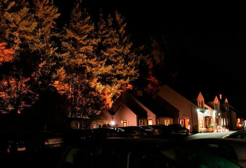 هتل Trooperstown Wood Lodge