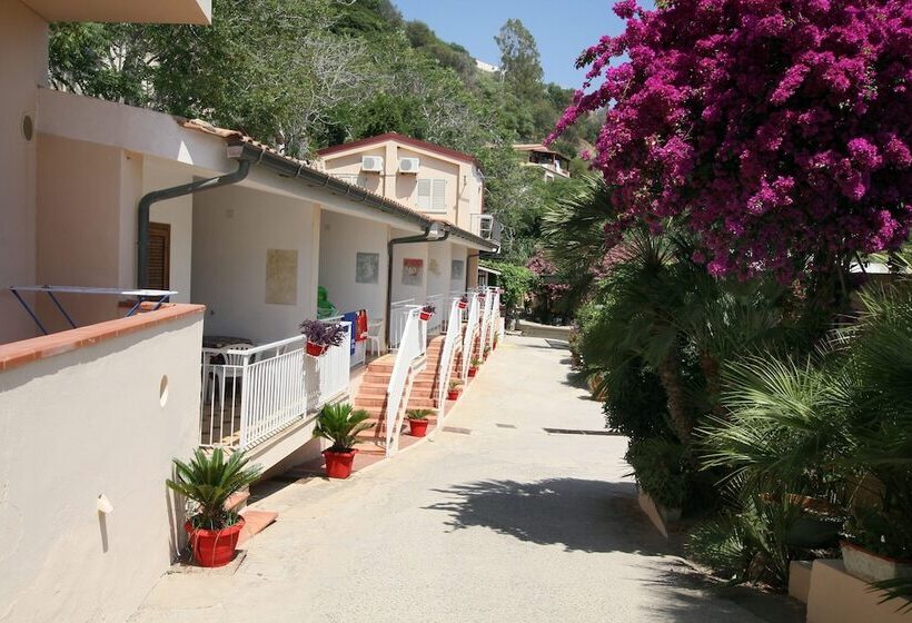 هتل Villaggio Quattro Scogli