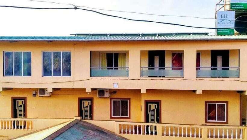 בית מלון כפרי Yashraj Residency