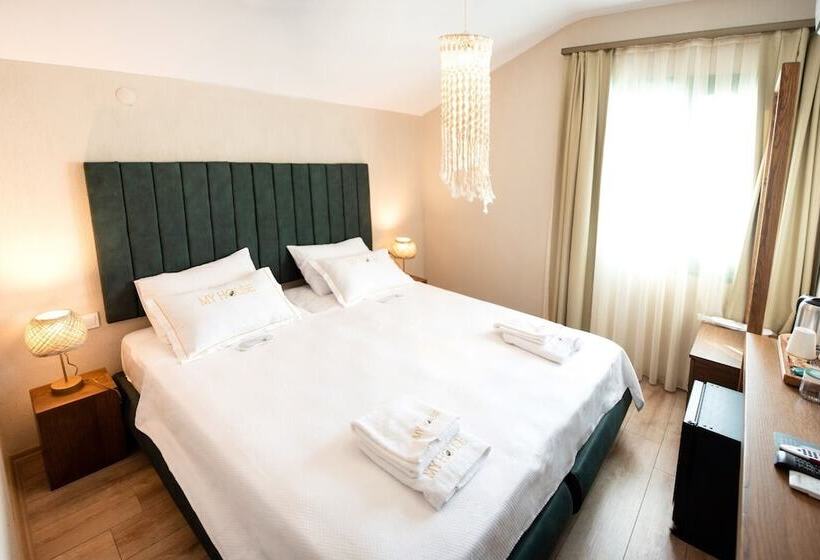 Myhouse Urla Butik Otel