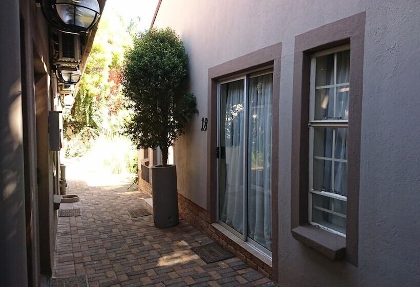 بنسيون Country Blue Luxury Guest House