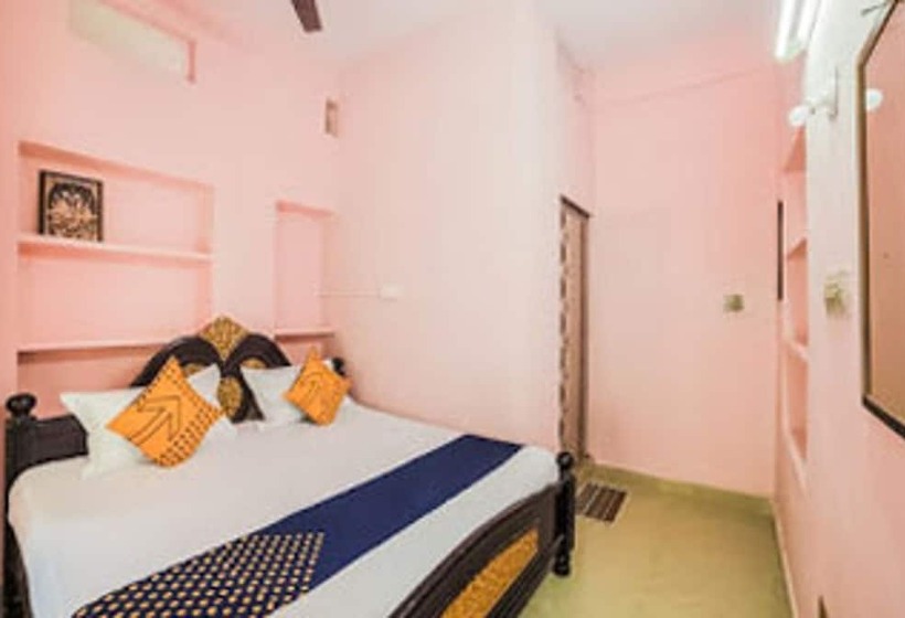 פנסיון Rahul Residence