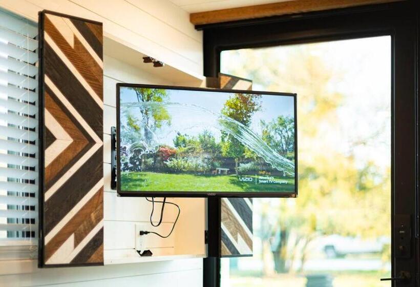 هاستل The Stable Tiny Container Home 12 Min To Magnolia