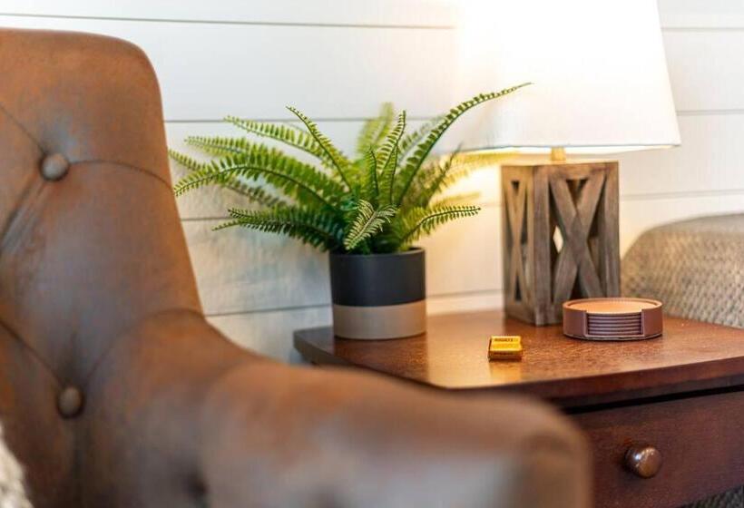 هاستل The Stable Tiny Container Home 12 Min To Magnolia