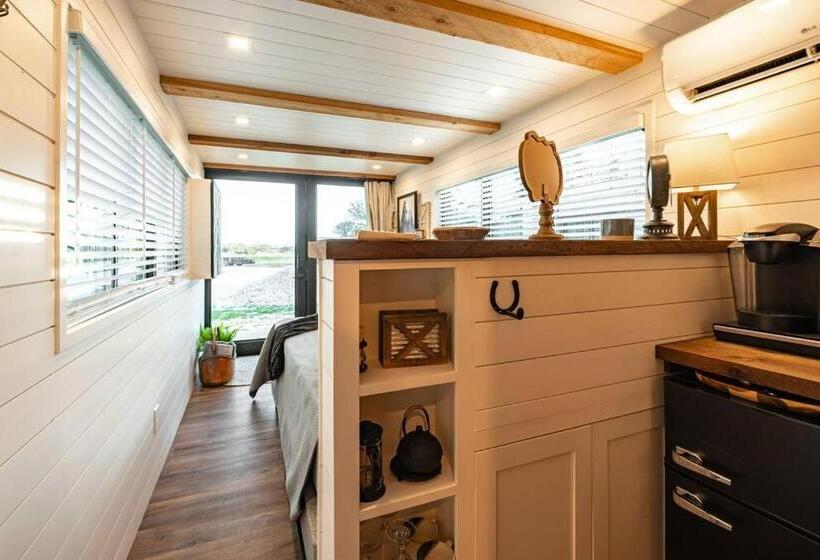 هاستل The Stable Tiny Container Home 12 Min To Magnolia