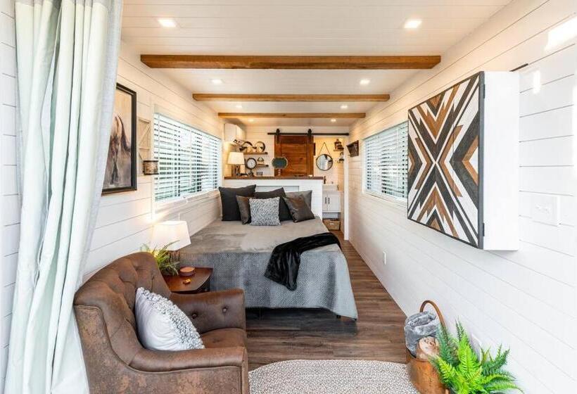 هاستل The Stable Tiny Container Home 12 Min To Magnolia