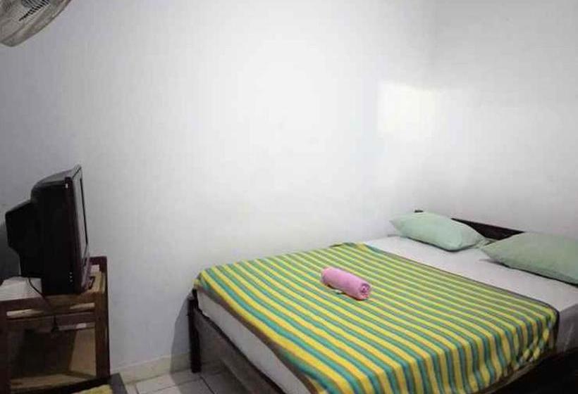 הוסטל Wisma Rosse Life Bandara