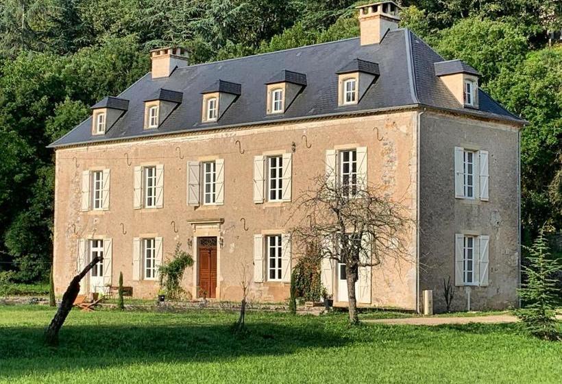 ベッドアンドブレックファースト Noubar