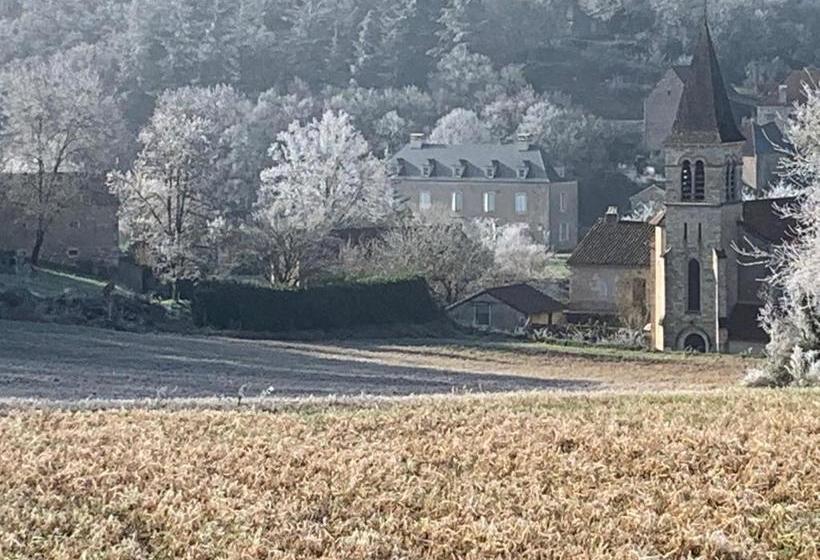 ベッドアンドブレックファースト Noubar