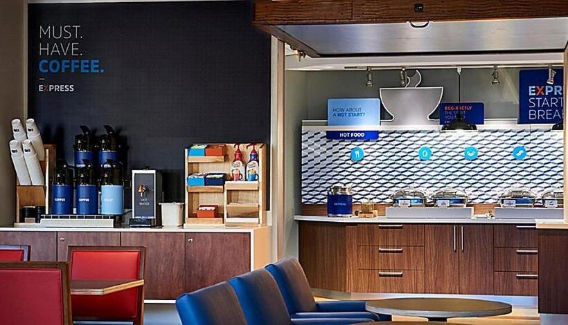 هتل Holiday Inn Express & Suites   Lumberton, An Ihg