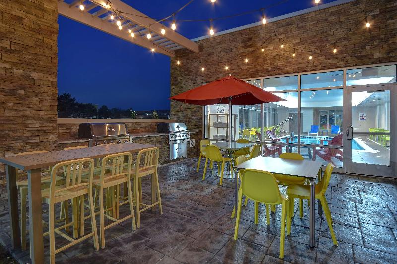 בית מלון כפרי Home2 Suites By Hilton Troy