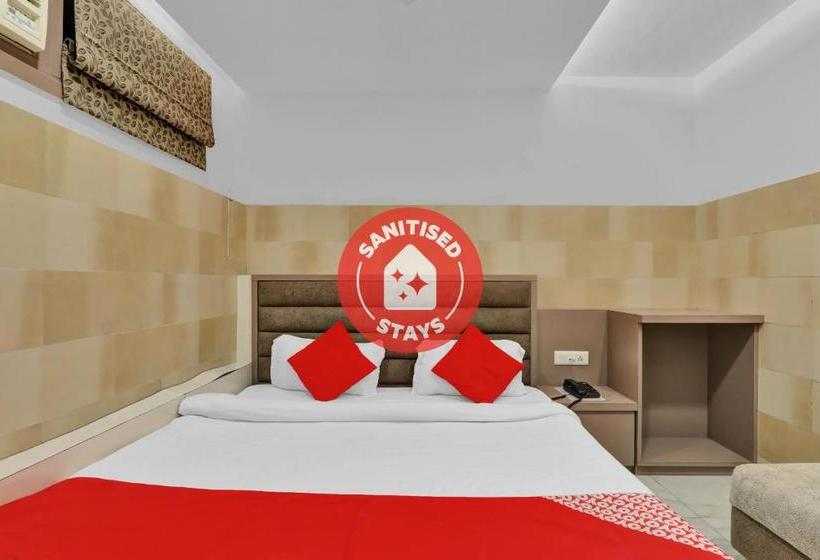 ホテル Oyo 82408 Sada Shiv Guest House