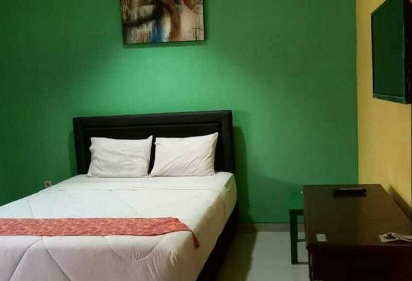 فندق Reddoorz Near Bandara Adi Soemarmo Solo