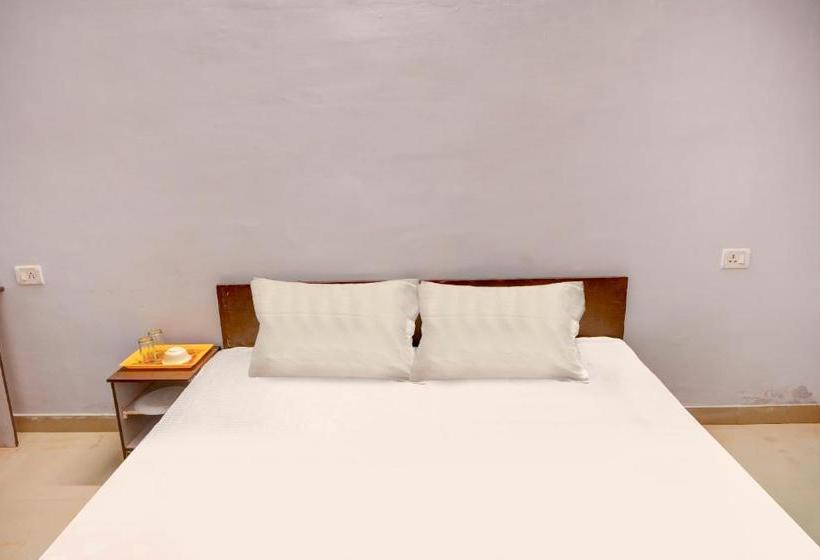 Hotel Spot On 82219 New Lake Palace
