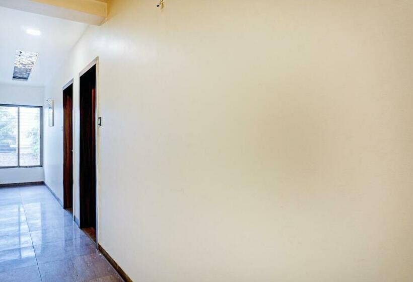 فندق Collection O 82198  Karishma Palace
