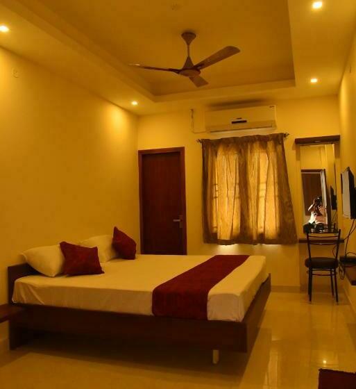 فندق Home Stay @ Kommiya Inn