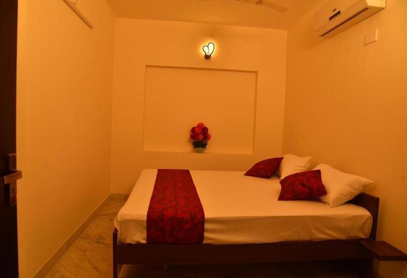 فندق Home Stay @ Kommiya Inn