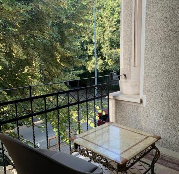 پانسیون Relax And Pool Apartments Novi Sad