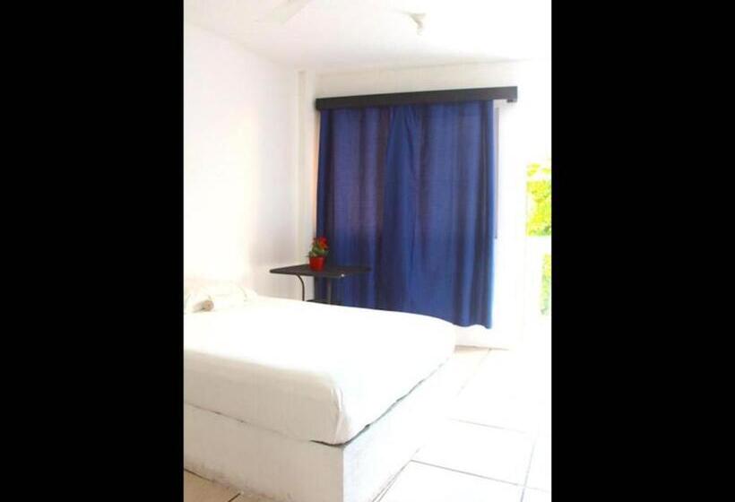 پانسیون Room In Guest Room   Double Room For A Couple