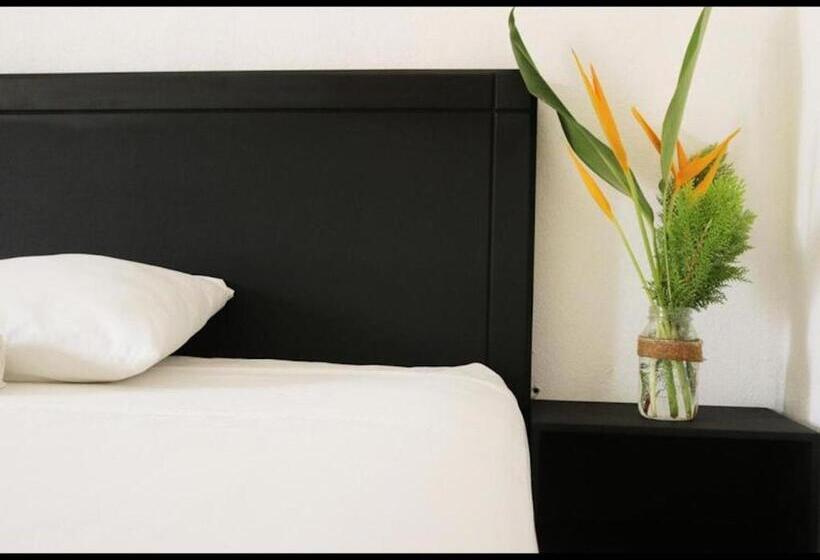 پانسیون Room In Guest Room   Double Room For A Couple