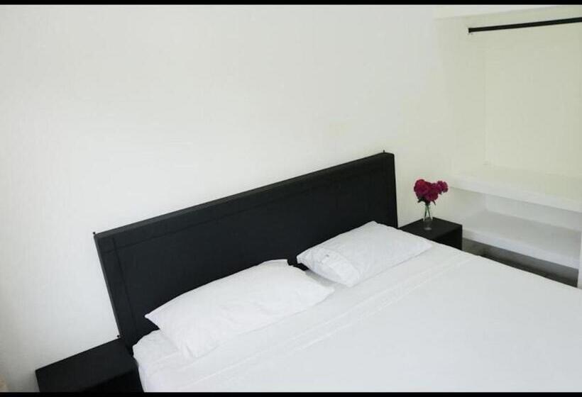 پانسیون Room In Guest Room   Double Room For A Couple