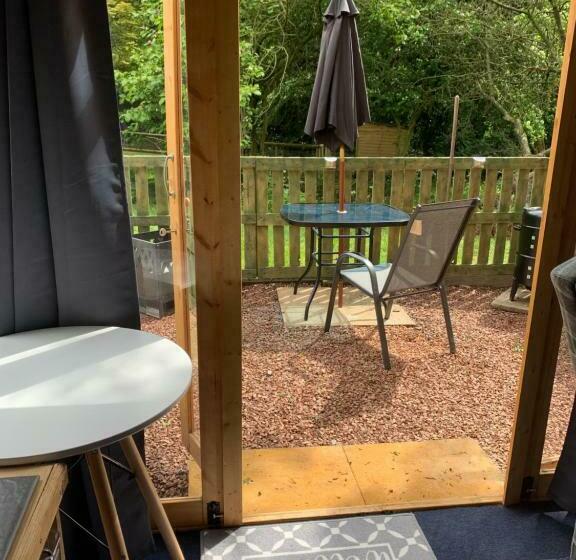 تختخواب و صبحانه Hedgehog Lodge