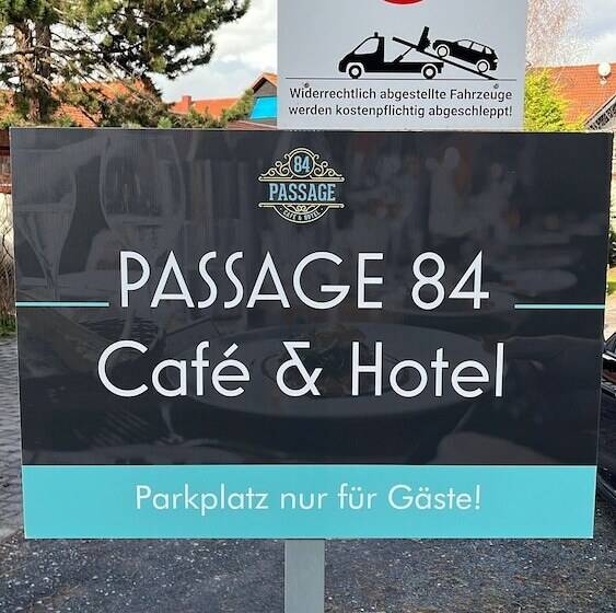 مبيت وإفطار Passage 84   Hotel & Café