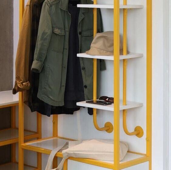 هتل Bourbon Hostal