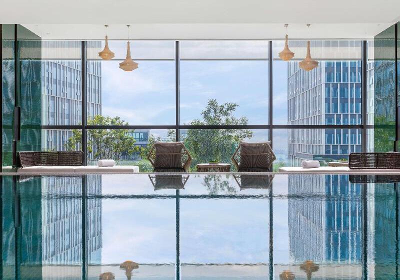 בית מלון כפרי Doubletree By Hilton Kunming Airport