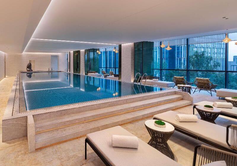 בית מלון כפרי Doubletree By Hilton Kunming Airport