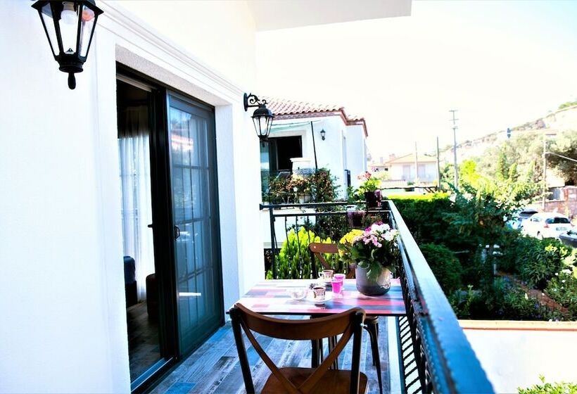 هتل Juliet Alacati