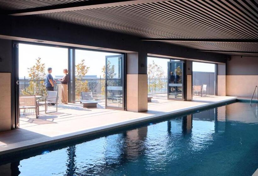هتل Mercure Melbourne Doncaster