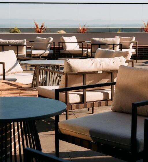 هتل Mercure Melbourne Doncaster