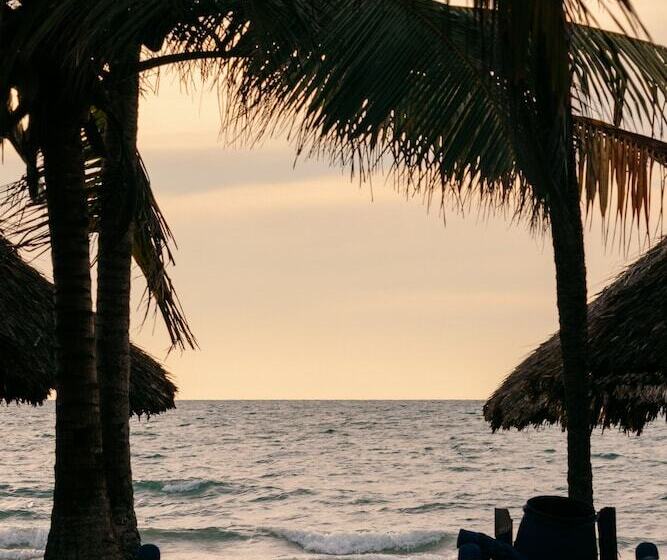 هتل Playazul Coveñas