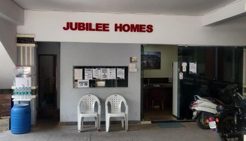 هتل Jubilee Homes