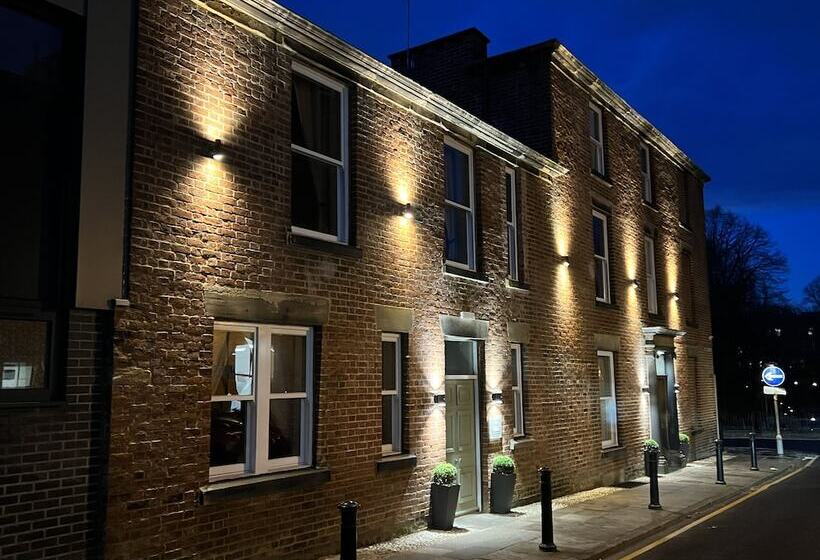 هتل Winckley Square Residences