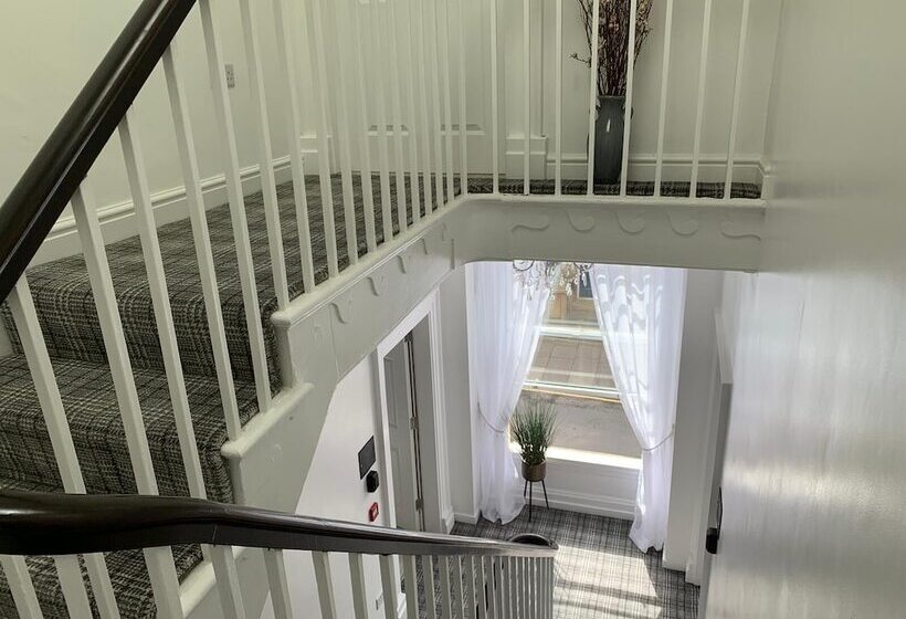هتل Winckley Square Residences