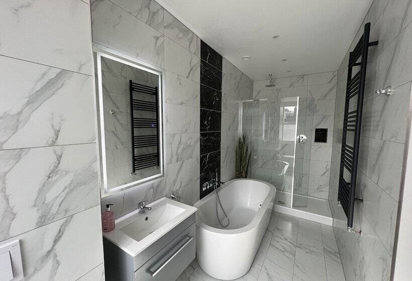 هتل Winckley Square Residences