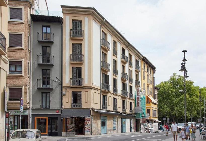 پانسیون Hostal Espoz Y Mina